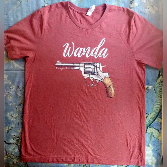 Wanda Graphic T-shirt - Picture 1 of 3